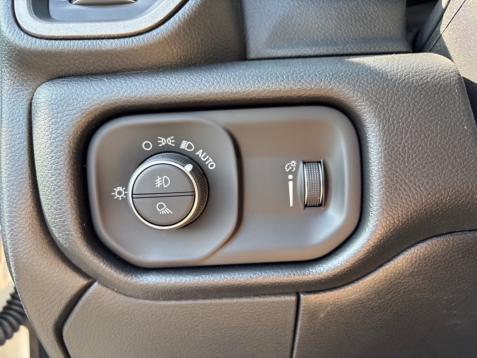 2026 RAM 2500 RAM 2500 TRADESMAN CREW CAB 4X4 6'4' BOX